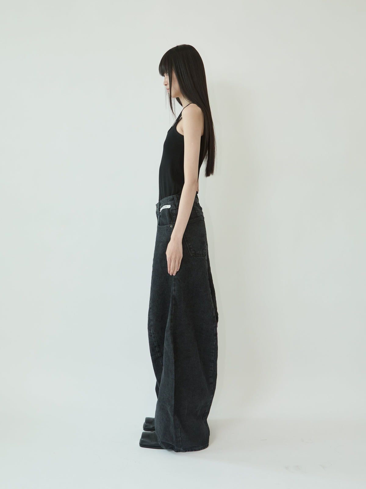 Kimhe Kim - Balloon Fit Jeans (Black) product image 3 | TRAB K-Fashion Australia