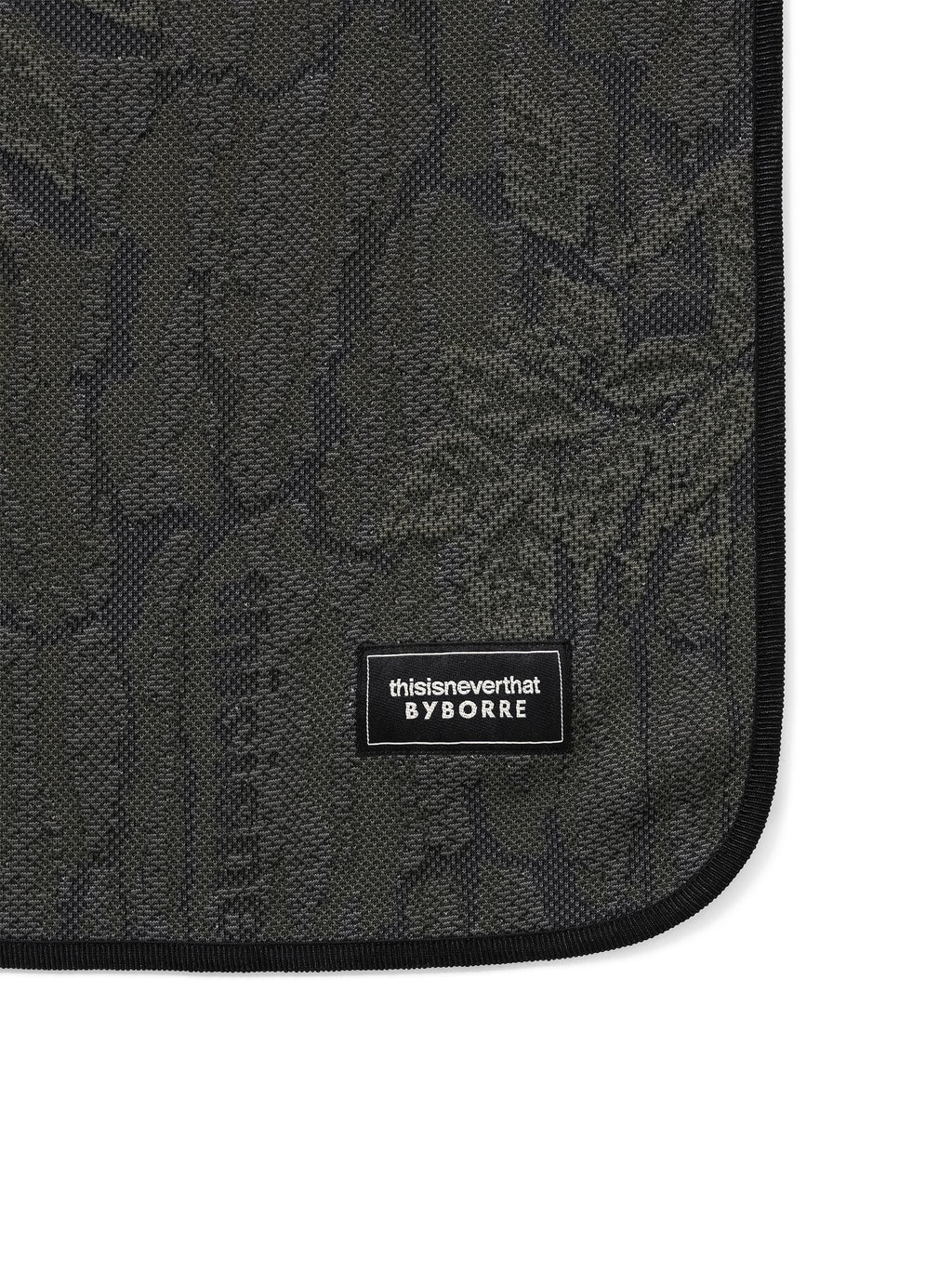 thisisneverthat - TNT BYBORRE Blanket (Camo) product image 2 | TRAB K-Fashion Australia