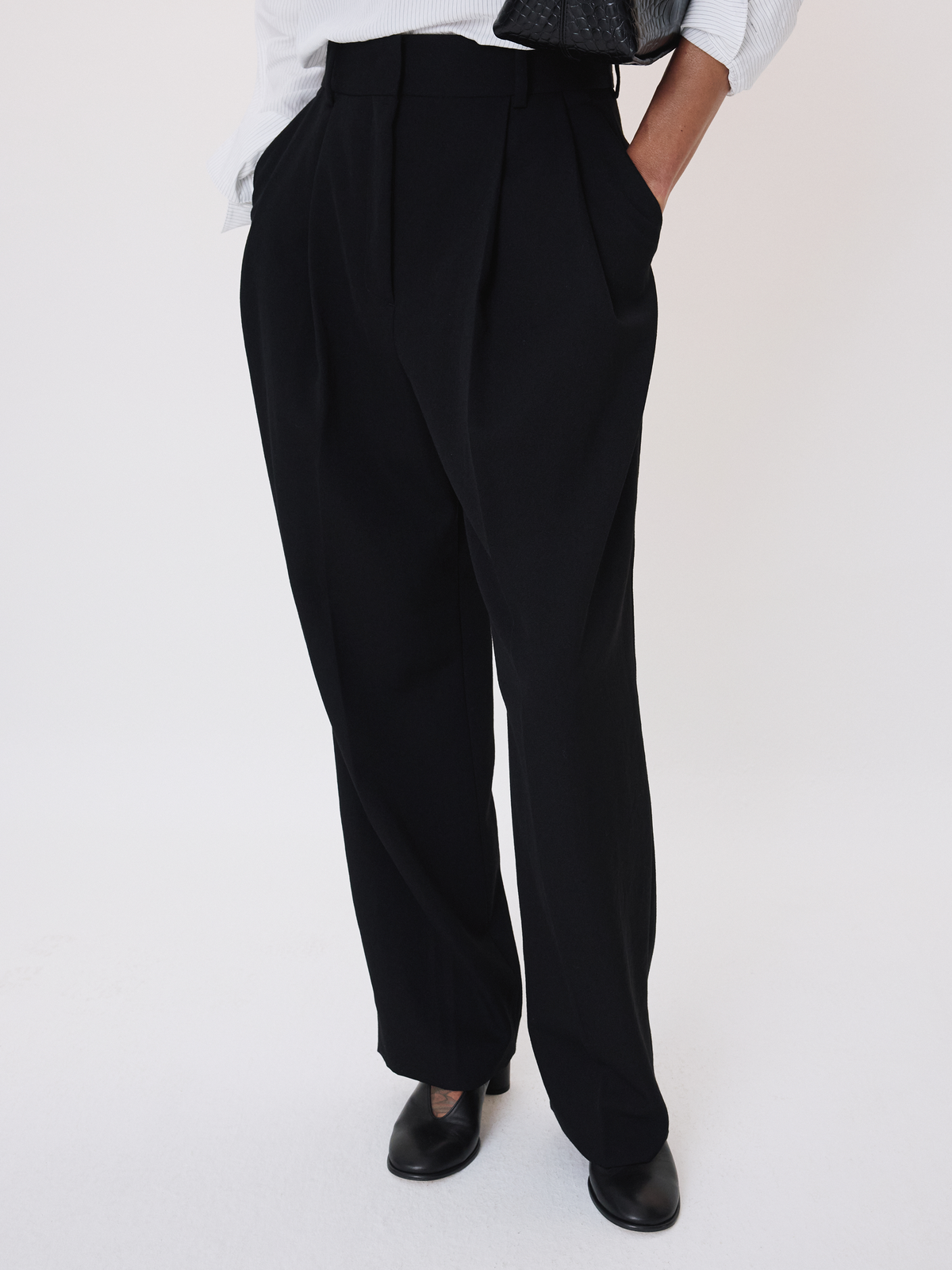 Recto - Tuck Detail Suit Pants (Black) product image 2 | TRAB K-Fashion Australia