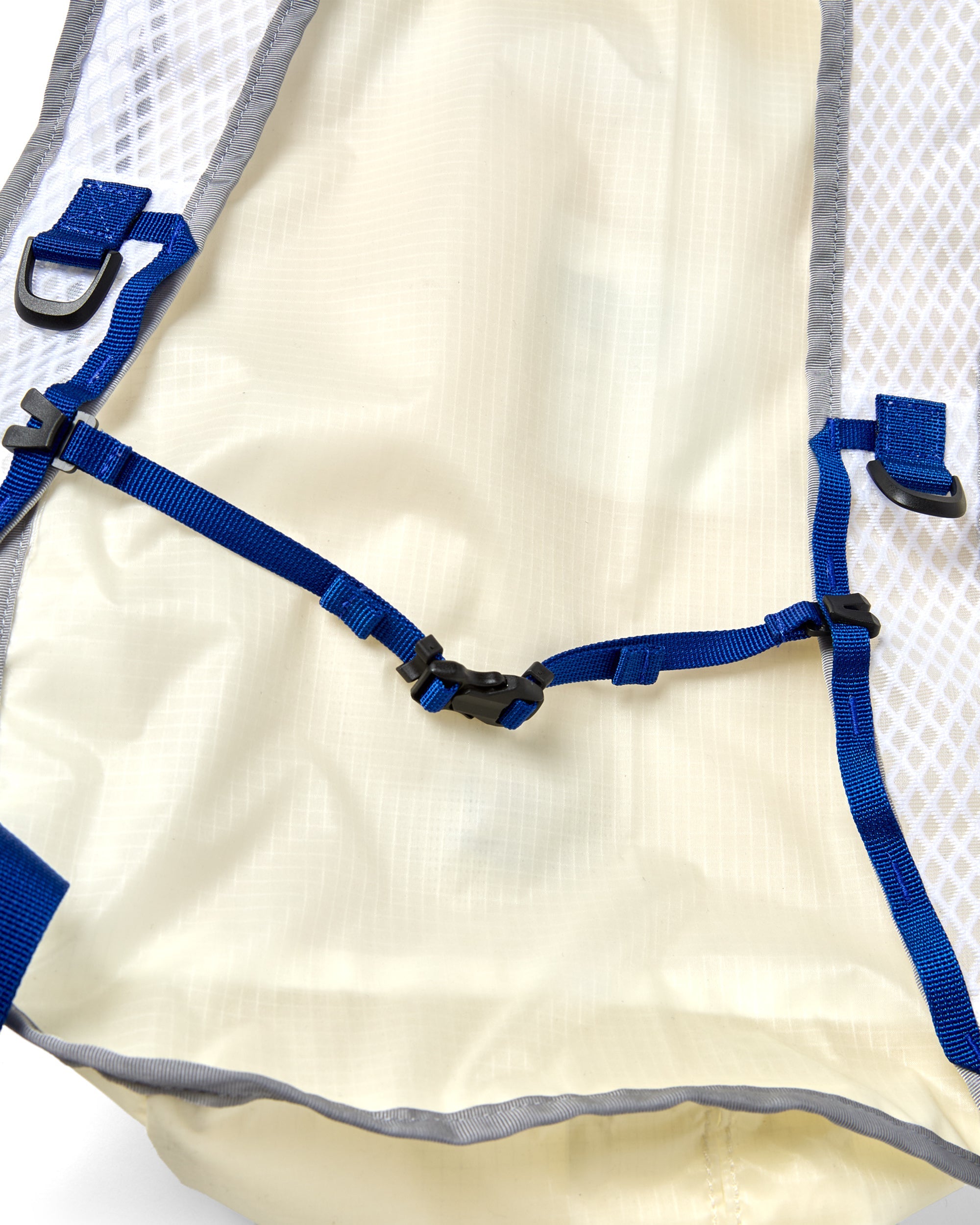 yeseyesee - Y.E.S UL Beetle Backpack (White) product image 6 | TRAB K-Fashion Australia