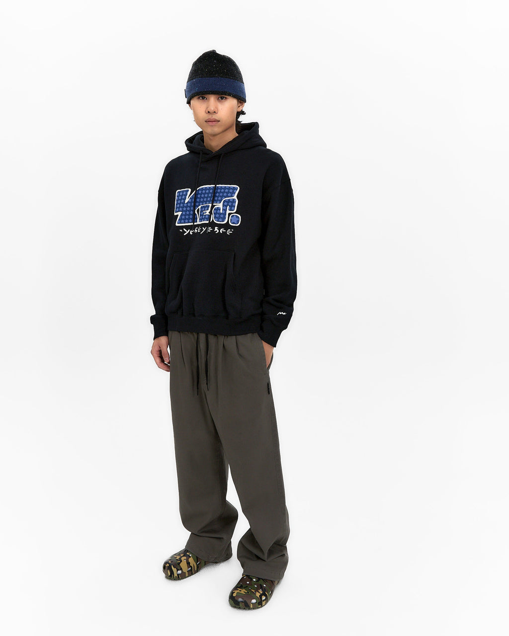 yeseyesee - Y.E.S Star Logo Hoodie (Black) product image 8 | TRAB K-Fashion Australia
