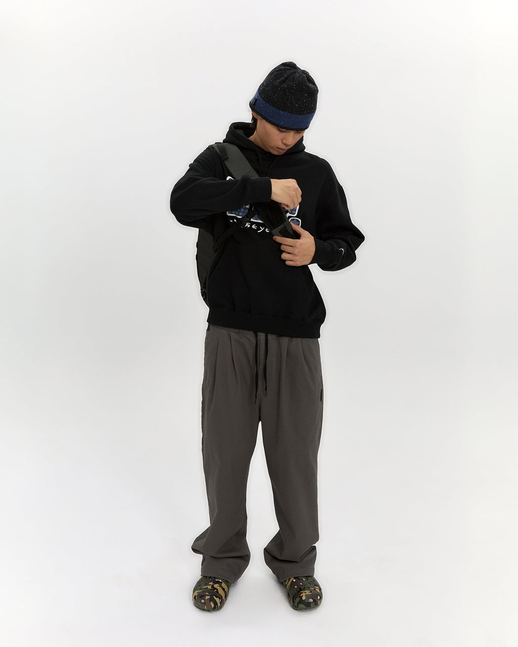 yeseyesee - Y.E.S Handy Sling Bag (Charcoal) product image 8 | TRAB K-Fashion Australia