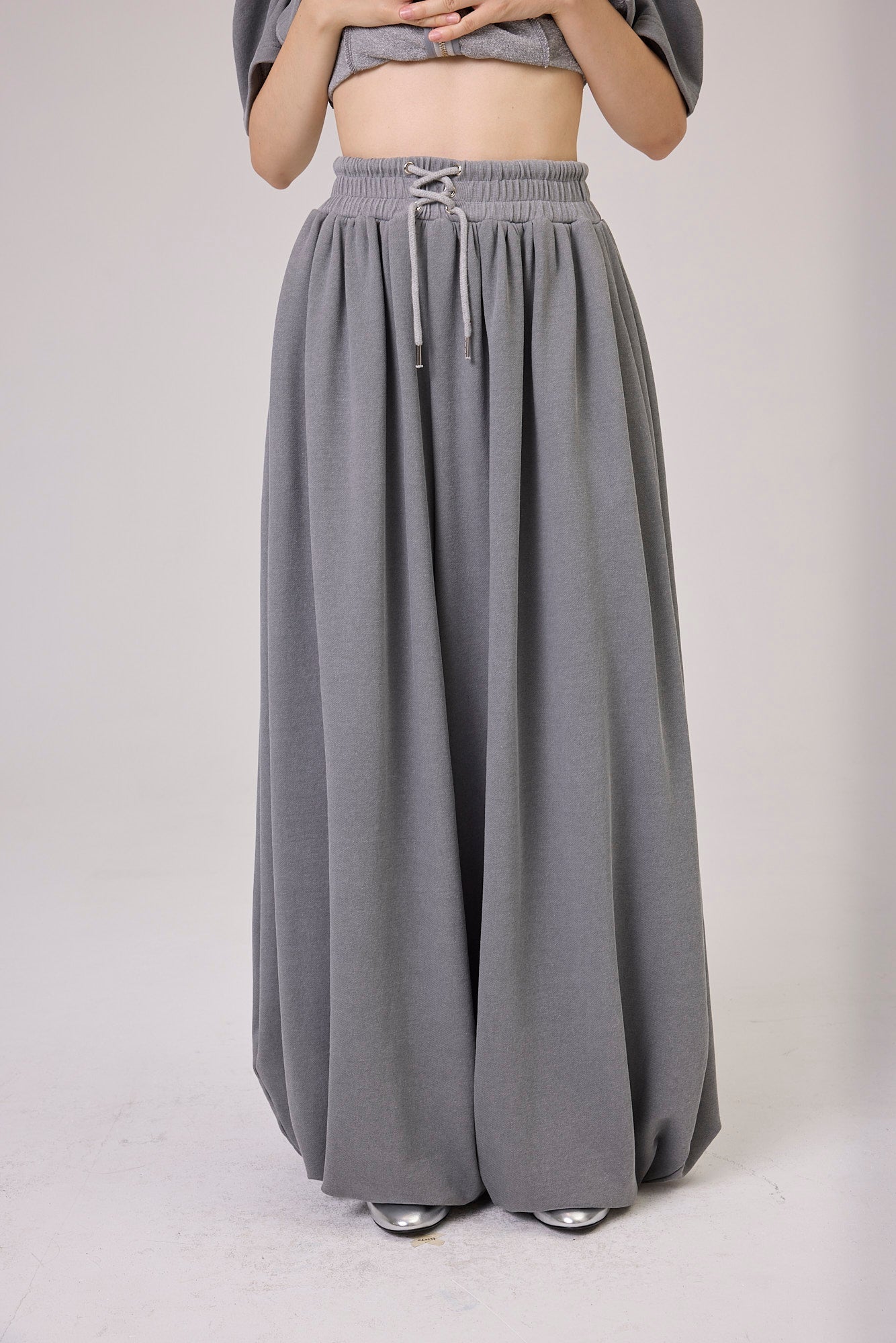 Kimhe Kim - Balloon Sweatpants (Grey) product image 2 | TRAB K-Fashion Australia