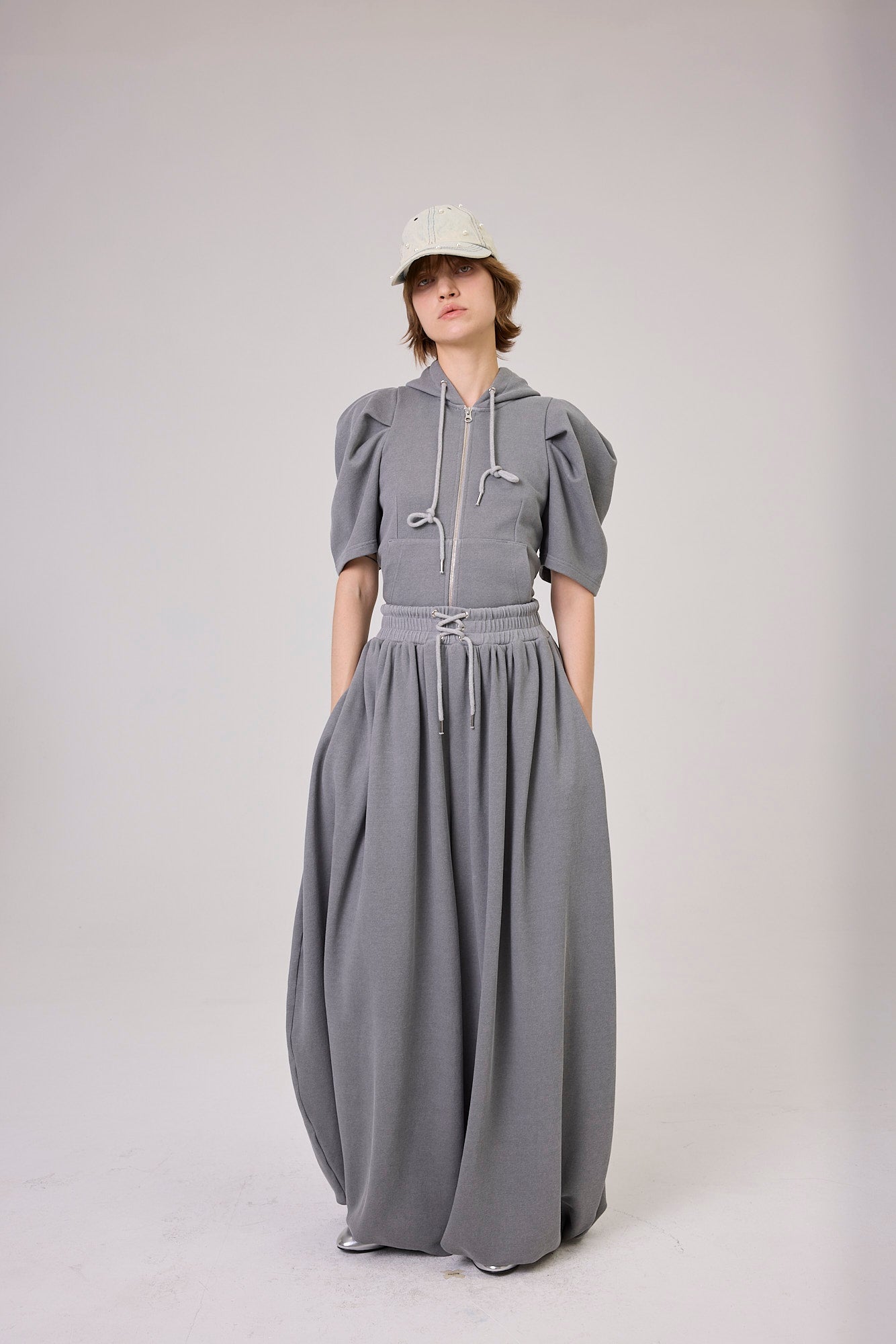 Kimhe Kim - Balloon Sweatpants (Grey) product image 1 | TRAB K-Fashion Australia