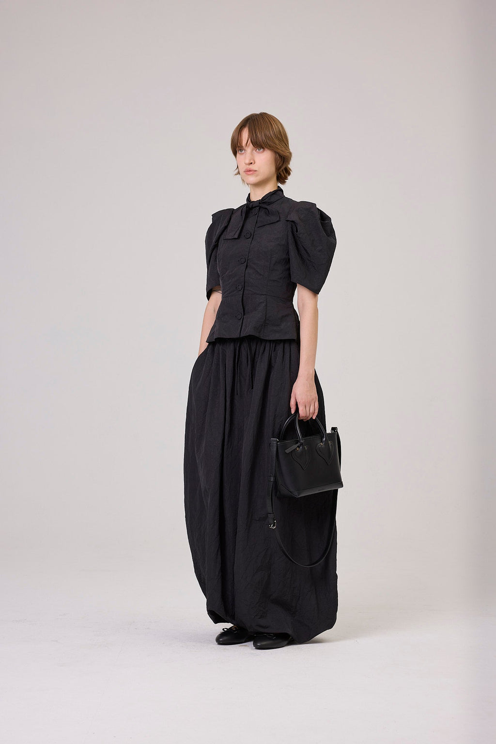 Kimhe Kim - Wrinkled Balloon Pants (Black) product image 2 | TRAB K-Fashion Australia