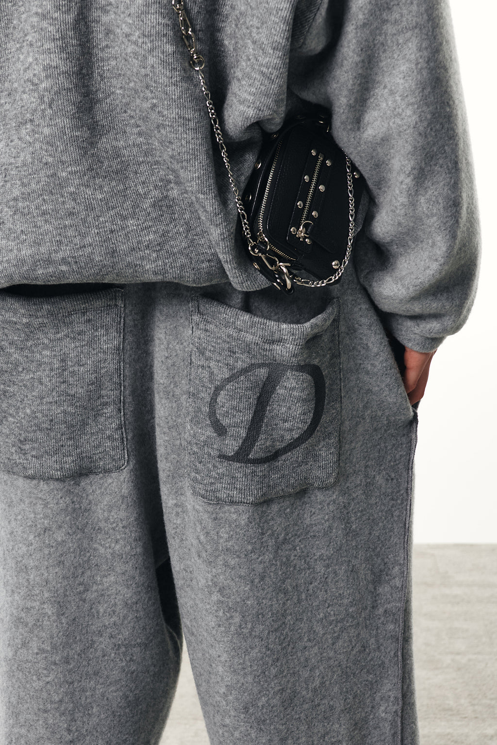 Deinet - Smooth D Logo Sweatshirts (Grey) product image 11 | TRAB K-Fashion Australia