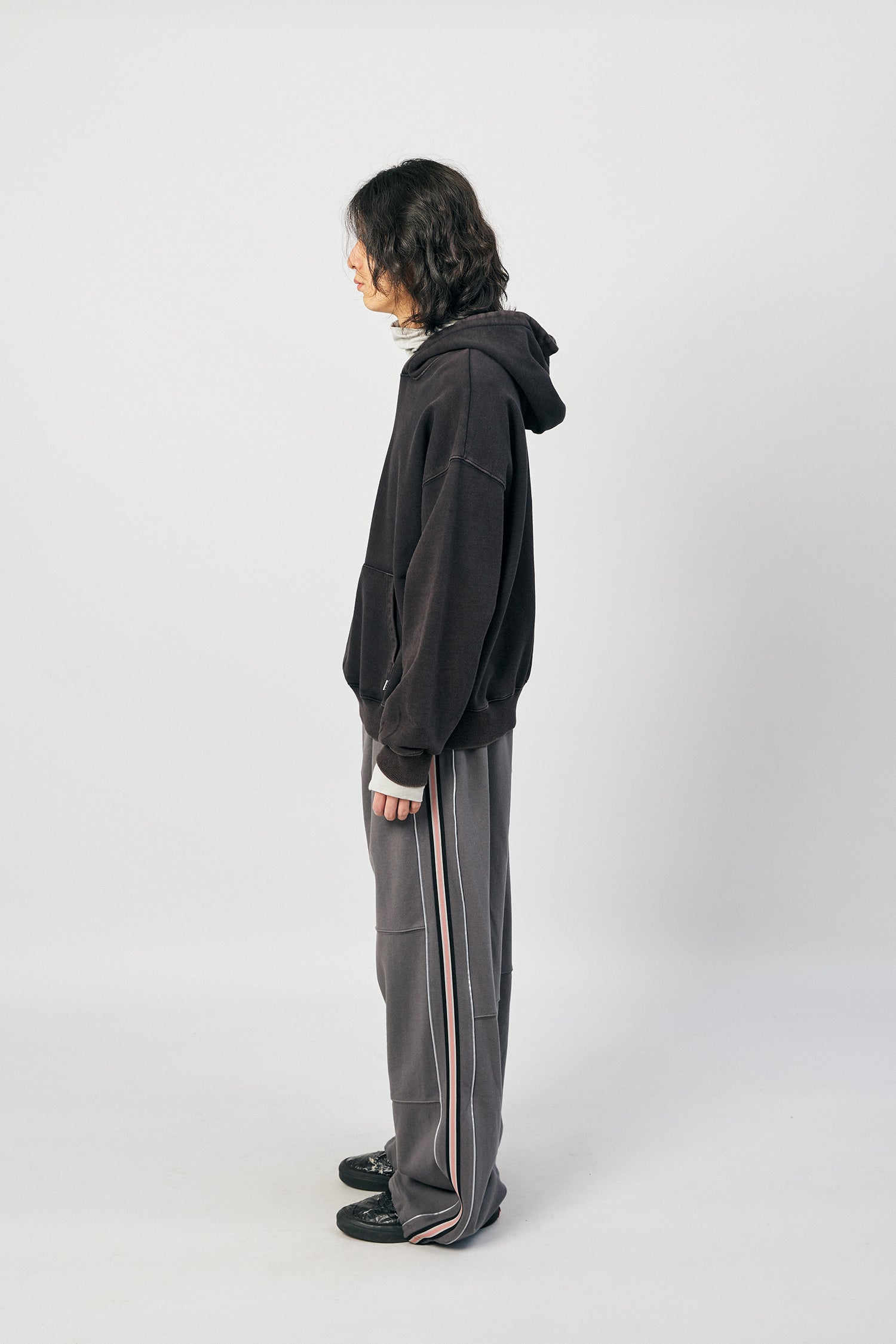 Hatchingroom - Wide Track Sweat Pants (Charcoal) product image 4 | TRAB K-Fashion Australia