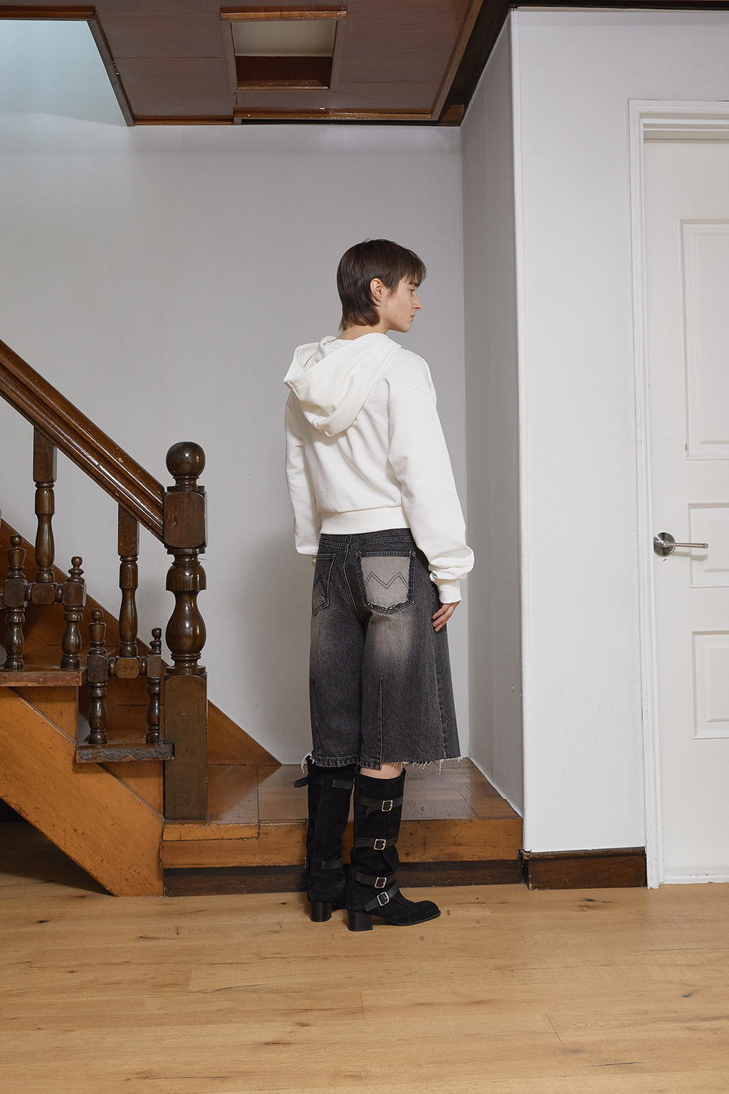 Matin Kim - Volume Pocket Crop Hoody Zip Up (White) product image 9 | TRAB K-Fashion Australia