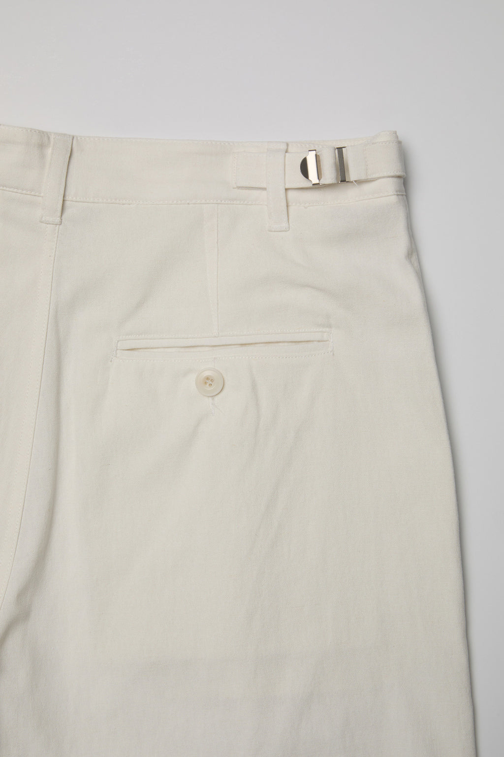 Coor - Two Tuck Linen Short Pants (White) product image 6 | TRAB K-Fashion Australia