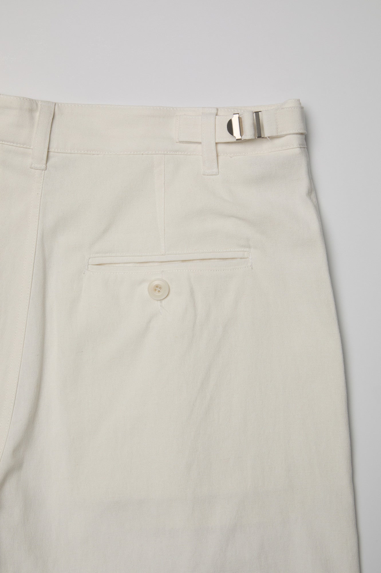 Coor - Two Tuck Linen Short Pants (White) product image 6 | TRAB K-Fashion Australia