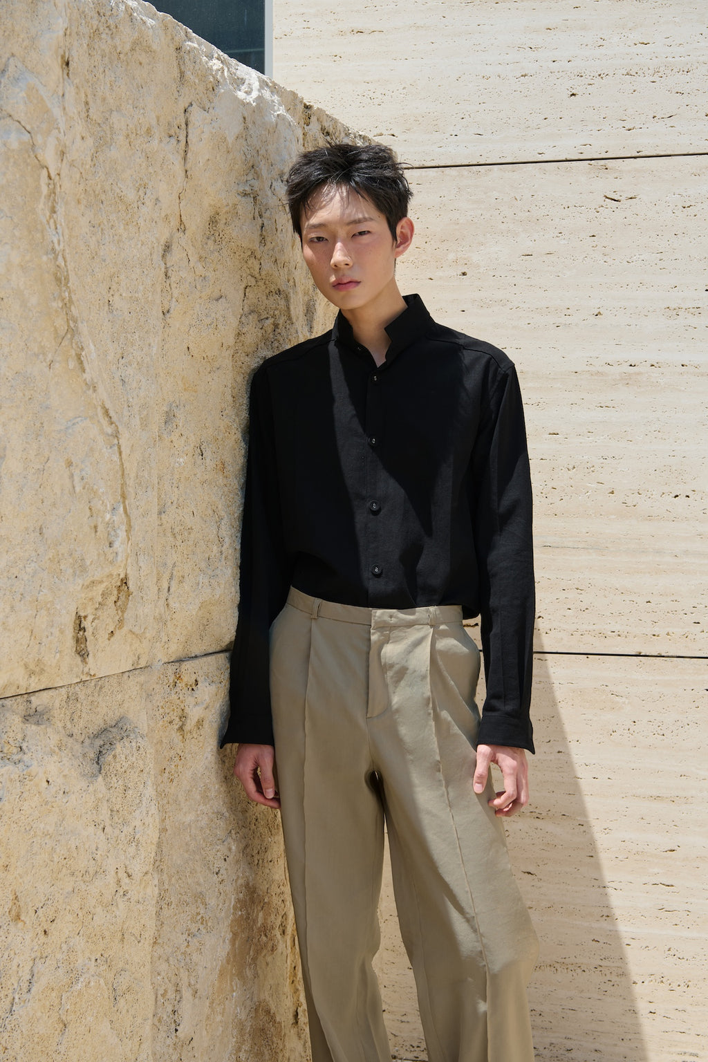 STU - Low Rise Pin Tuck Linen Slacks (Beige) product image 3 | TRAB K-Fashion Australia