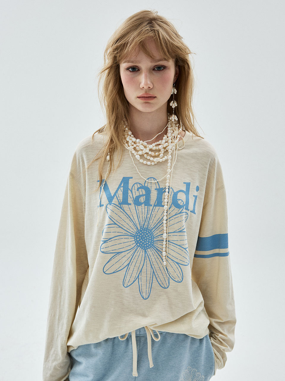 Mardi Mercredi - Slub Cotton Relaxed Tshirt Long Sleeve Flowermardi (Cream Ashblue) product image 1 | TRAB K-Fashion Australia
