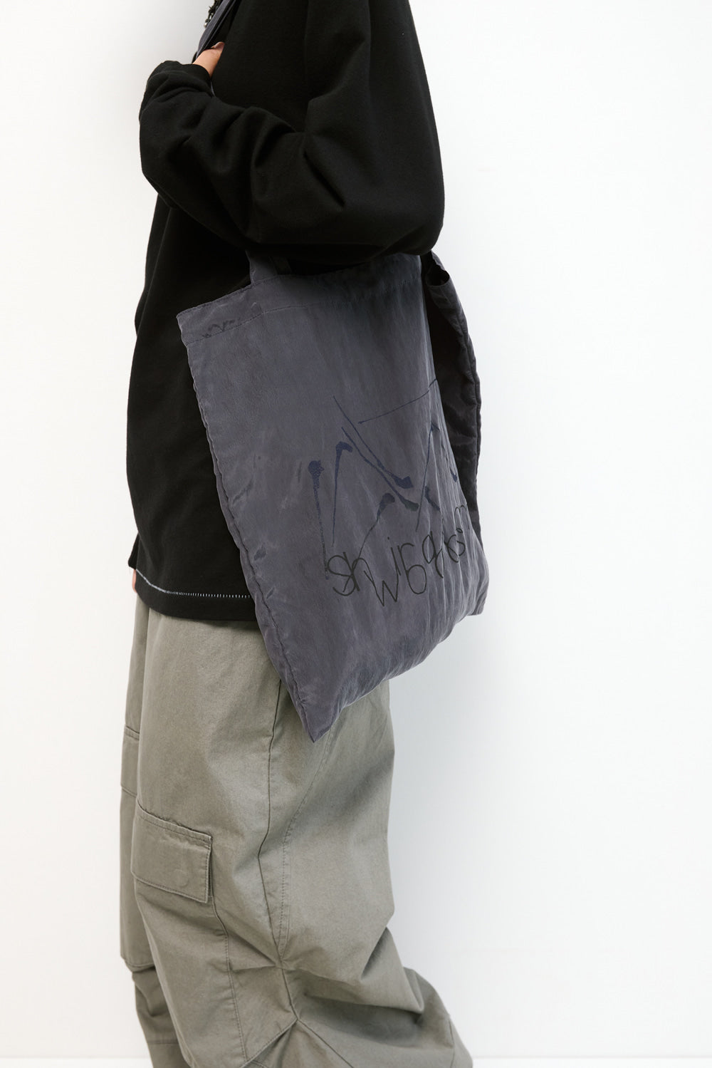 Hatchingroom - Shirakami Woods Tote (Charcoal) product image 8 | TRAB K-Fashion Australia