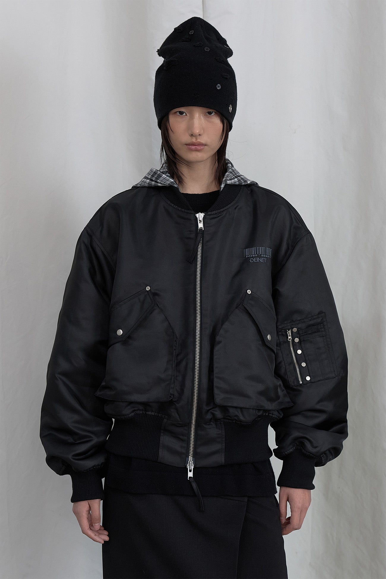 Deinet - Vintage Button Beanie (Black) product image 2 | TRAB K-Fashion Australia