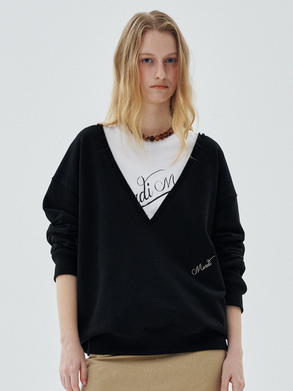 Mardi Mercredi - [Pre-Order – Ships August 7] Sweatshirt Deep V Neck (Black) product image 1 | TRAB K-Fashion Australia