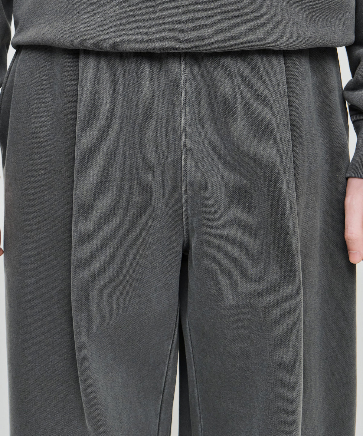 Marithe & Francois Girbaud - Crack Classic Logo Dyeing One Tuck Wide Sweat Pants (Charcoal) product image 2 | TRAB K-Fashion Australia