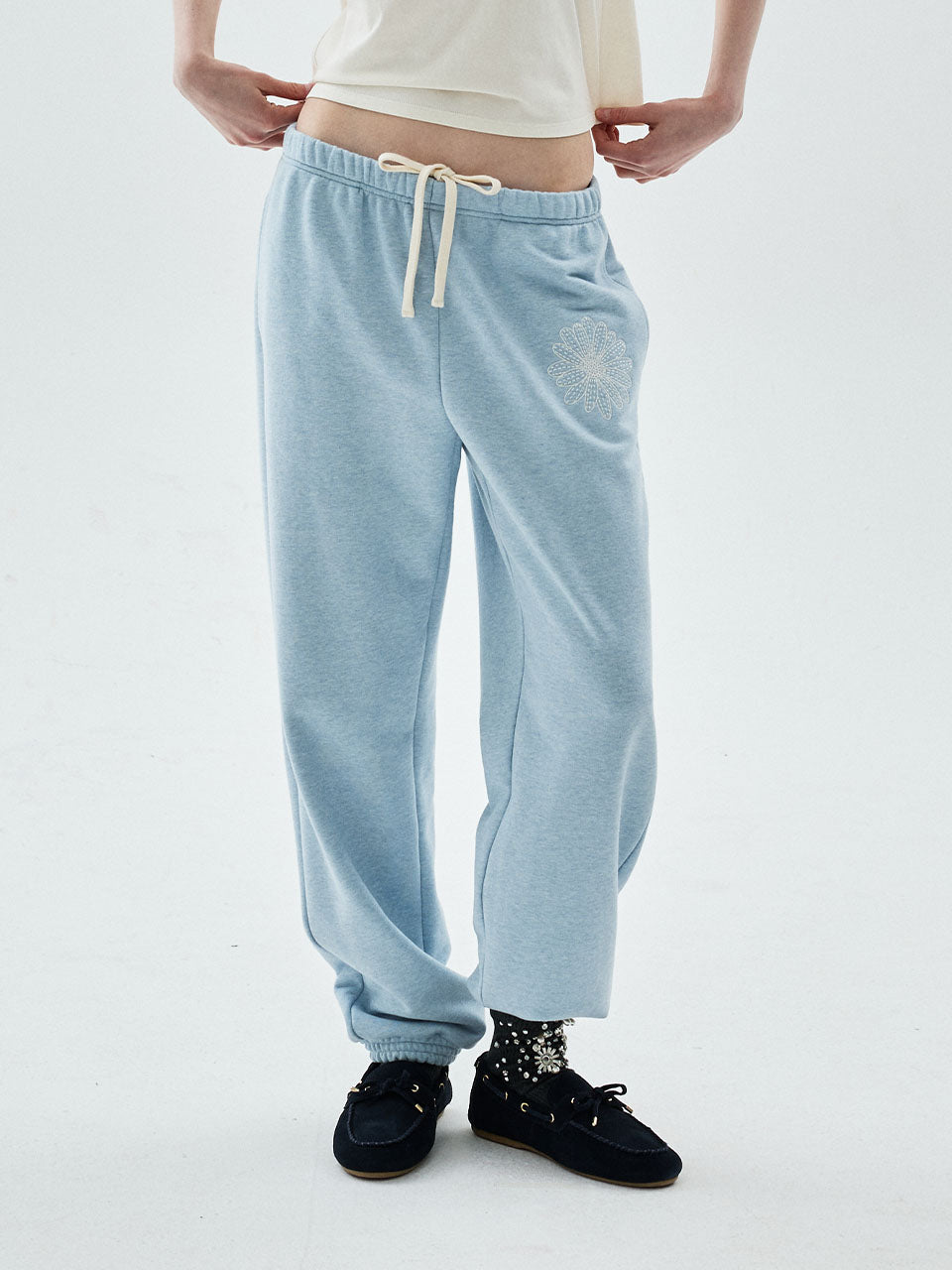 Mardi Mercredi - Slim Jogger Pants Flower Logo (Blue White) product image 1 | TRAB K-Fashion Australia
