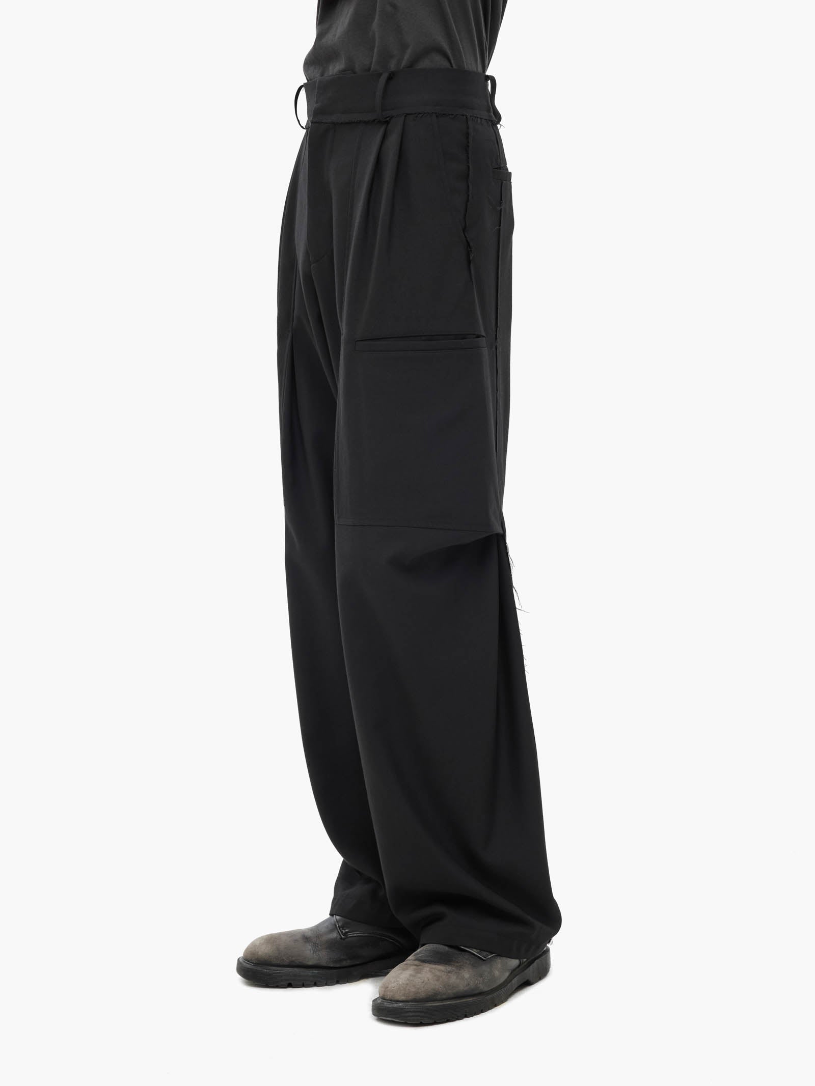 Jiyong Kim - Raw Edged 3D Pocket Trousers (Black) product image 4 | TRAB K-Fashion Australia