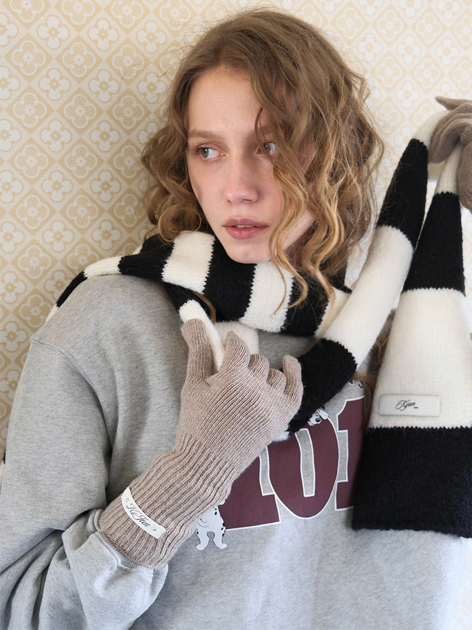 Kijun - Studded Logo Wool Gloves (6Colors) product image 2 | TRAB K-Fashion Australia
