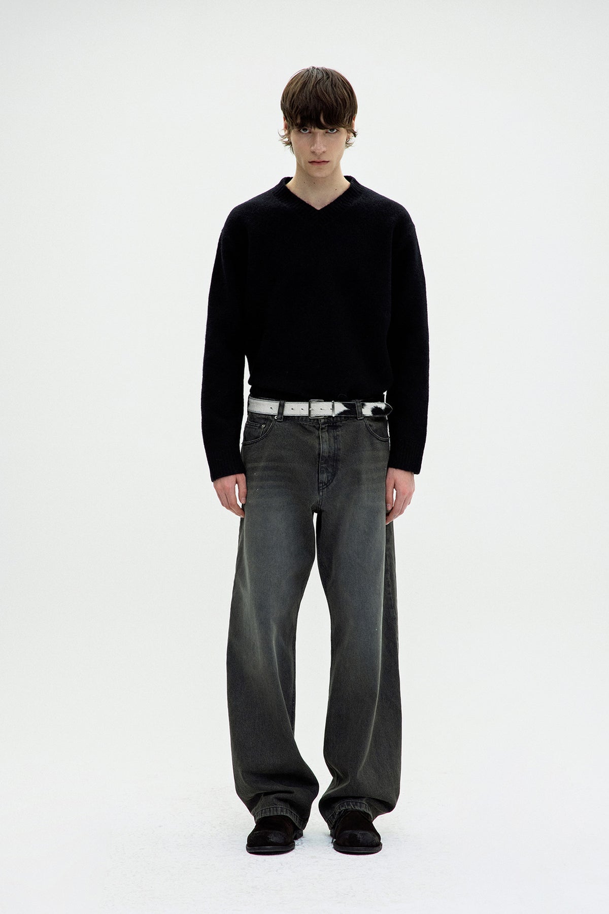 Coor - Wool Blend Hairy V-Neck Sweater (Black) product image 2 | TRAB K-Fashion Australia