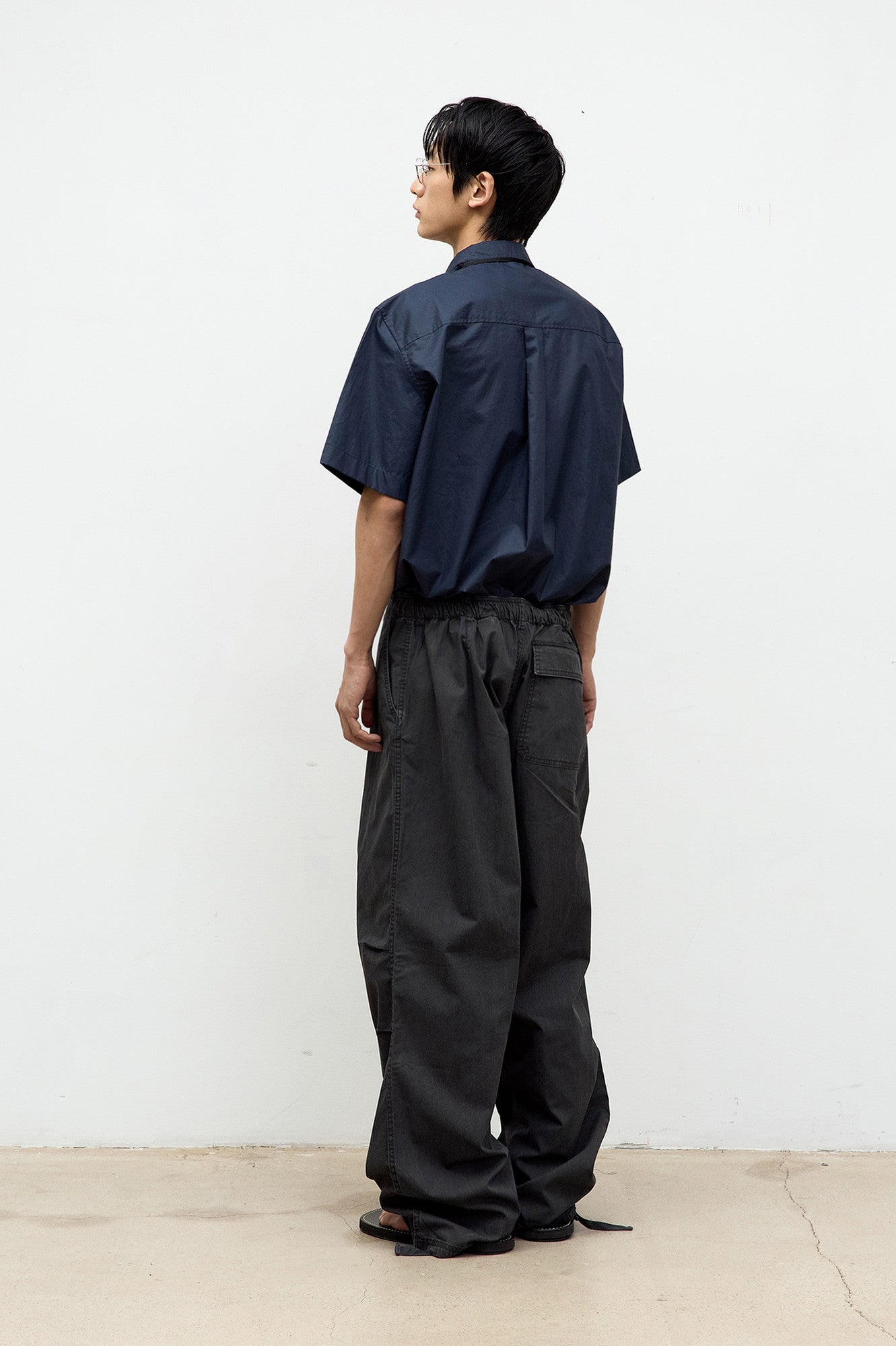 Coor - One Pocket Papery Cotton Half Shirt (Navy) product image 4 | TRAB K-Fashion Australia