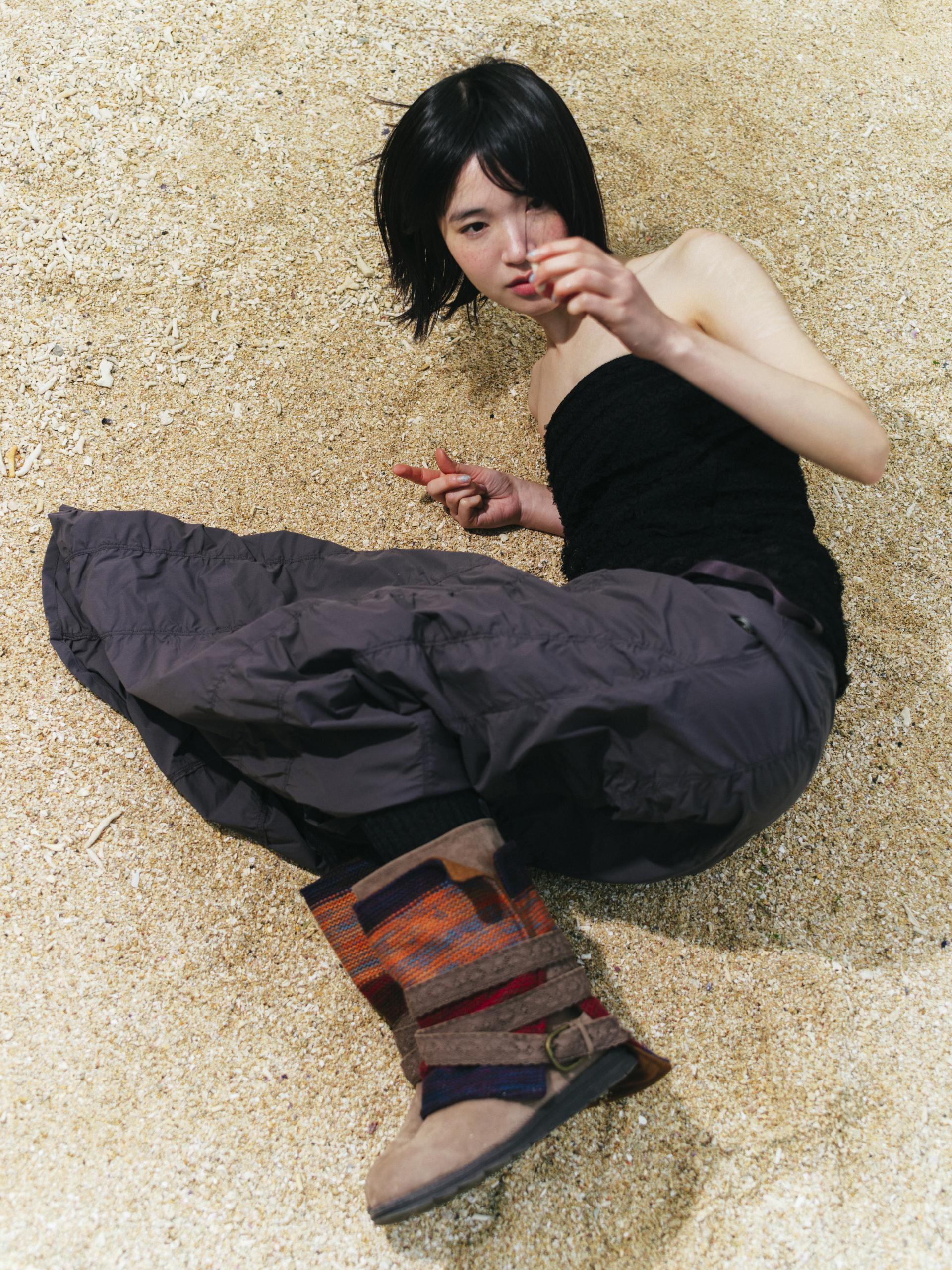 Coyseio - Wave Stitch Tube Top (Black) product image 5 | TRAB K-Fashion Australia