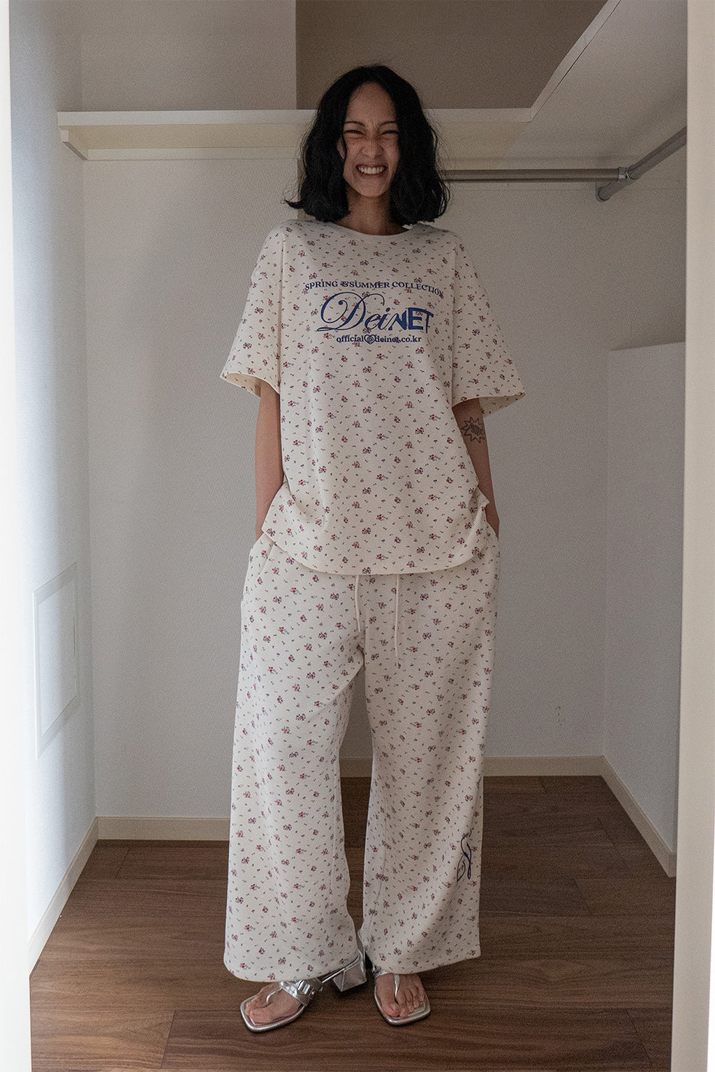 Deinet - Soft Waffle Flower T-Shirt (Ivory) product image 5 | TRAB K-Fashion Australia