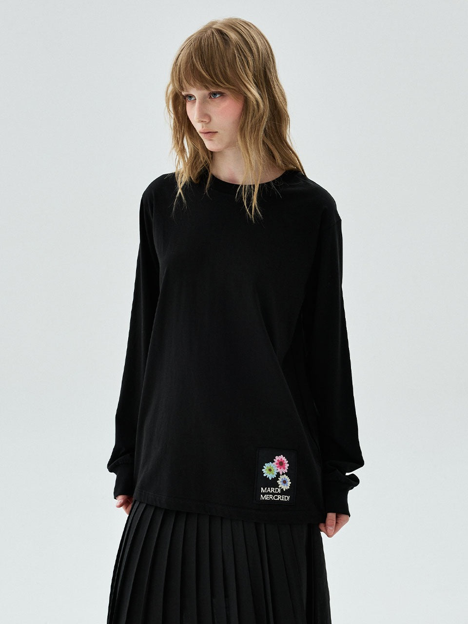 Mardi Mercredi - Tshirt Long Sleeve Flower Patch (Black) product image 1 | TRAB K-Fashion Australia