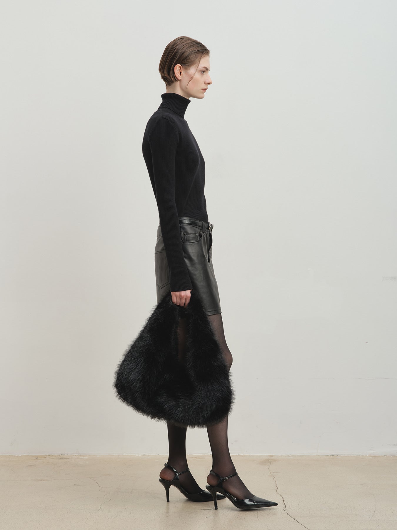 Tonywack - Slim-Fit Ribbed Turtleneck (Black) product image 4 | TRAB K-Fashion Australia