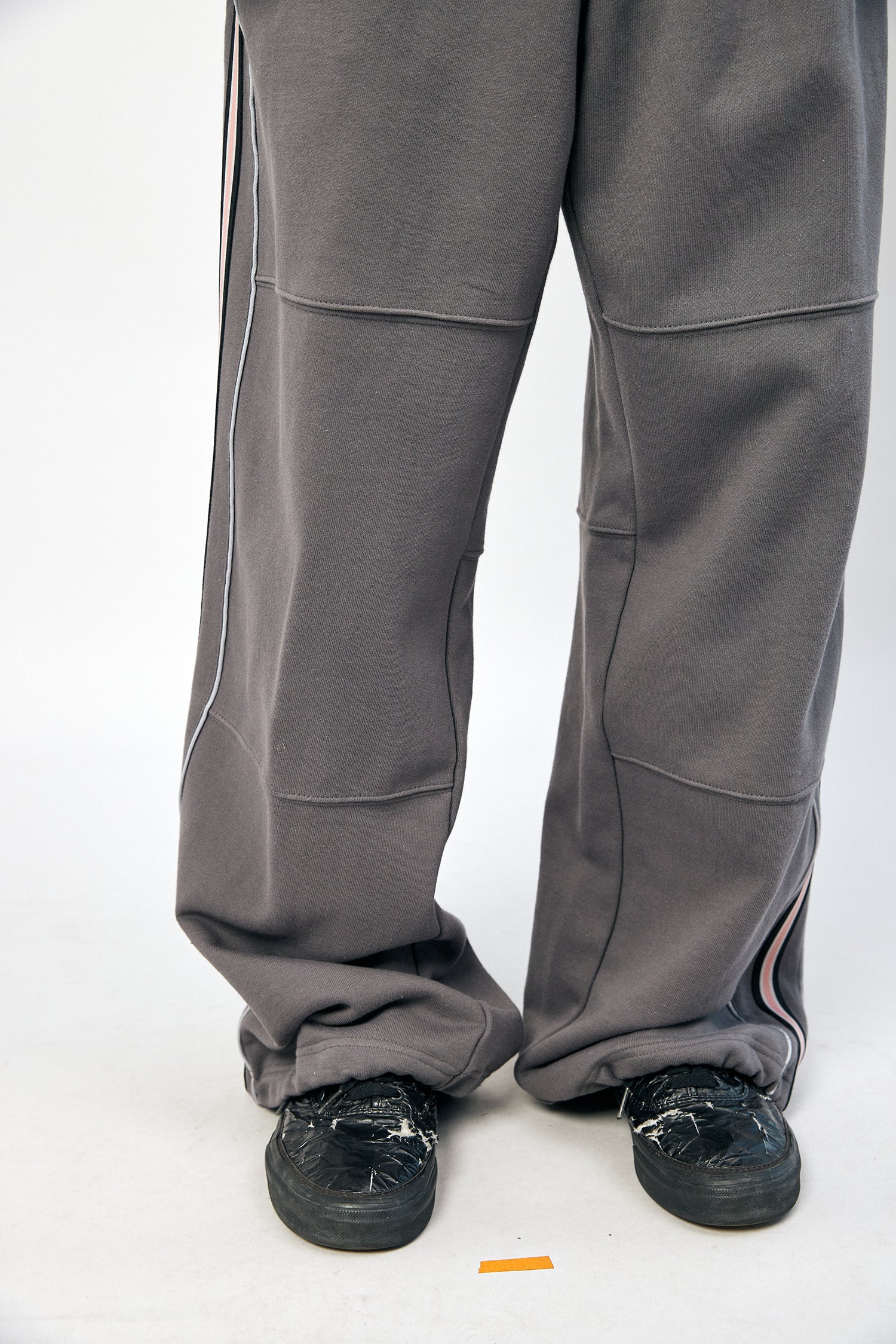 Hatchingroom - Wide Track Sweat Pants (Charcoal) product image 10 | TRAB K-Fashion Australia