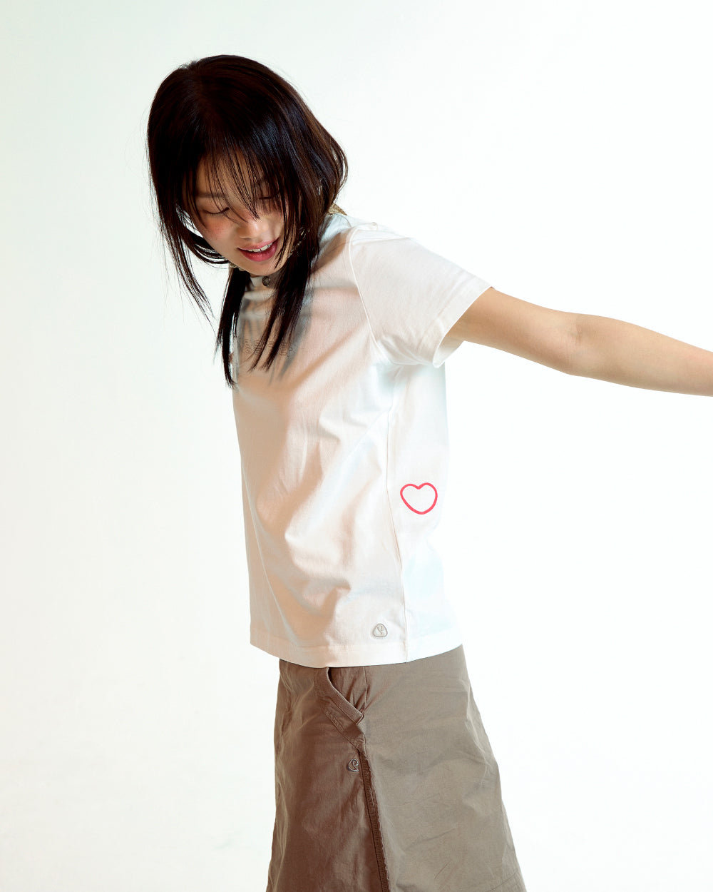 Coyseio - 사랑을 해라 T-Shirt (White) product image 6 | TRAB K-Fashion Australia