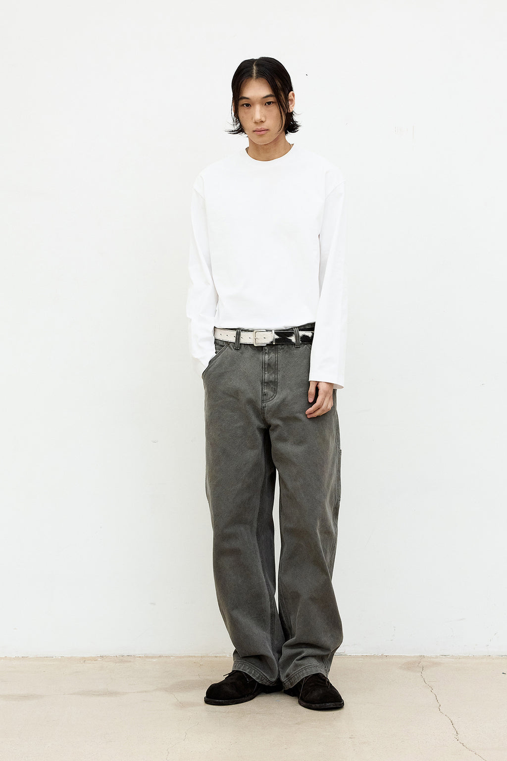 Coor - Compact Cotton Long Sleeve T-Shirt (White) product image 2 | TRAB K-Fashion Australia