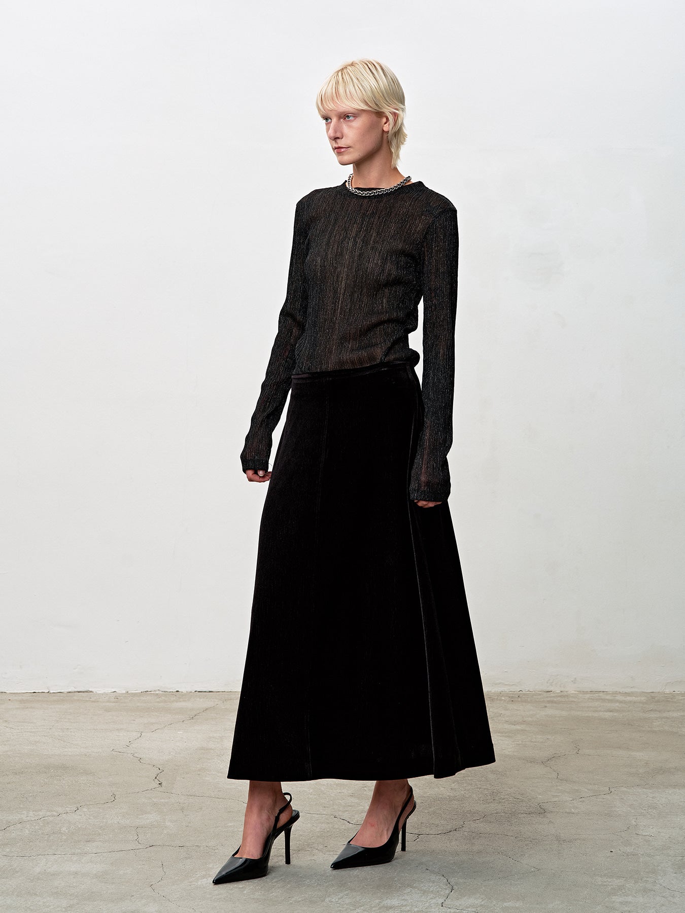 Tonywack - Velvet Flared Skirt (Black) product image 9 | TRAB K-Fashion Australia