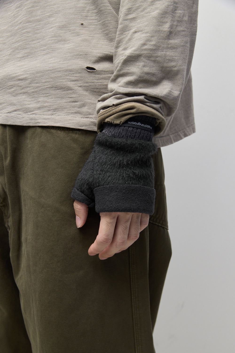 Hatchingroom - Hairy Gloves (Dark Khaki) product image 10 | TRAB K-Fashion Australia
