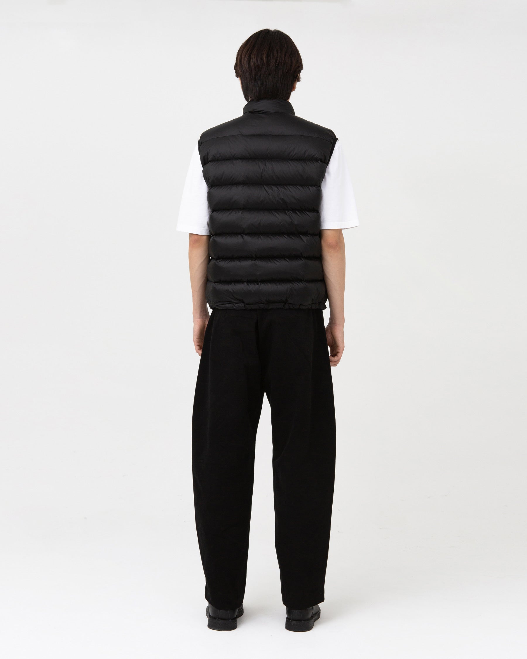Brownyard - Down Vest (Black) product image 2 | TRAB K-Fashion Australia