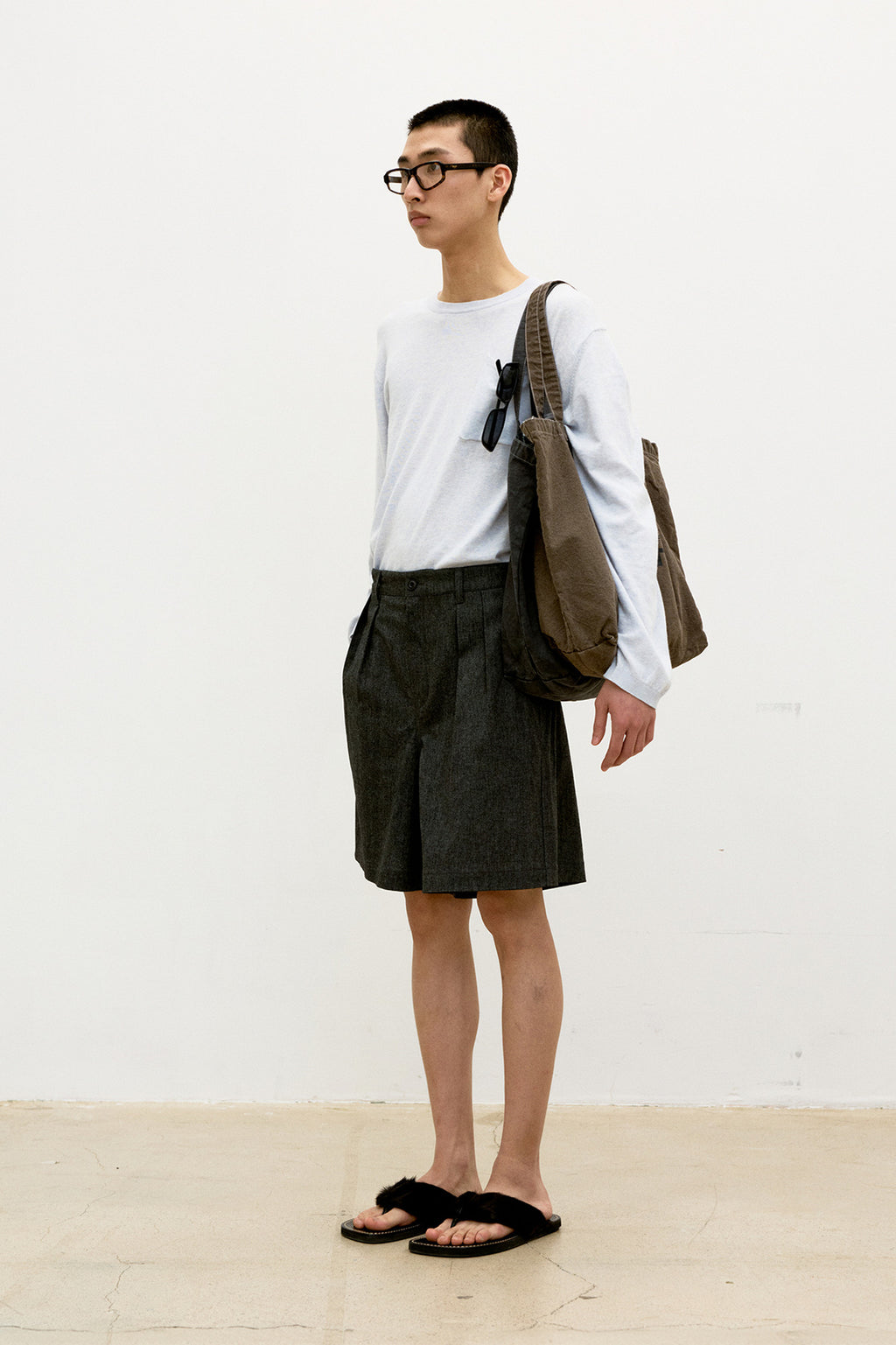 Coor - Two Tuck Linen Short Pants (Charcoal) product image 3 | TRAB K-Fashion Australia