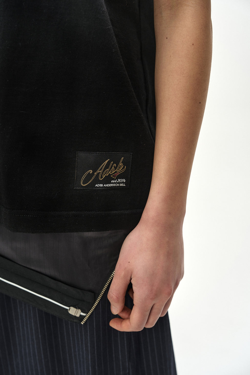Andersson Bell - Unisex Heart Kelly Logo T-Shirt (Black/Red) product image 8 | TRAB K-Fashion Australia
