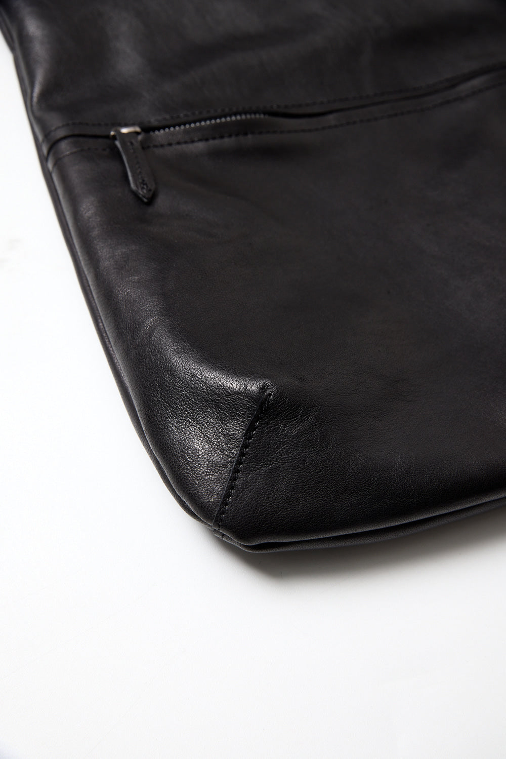 Hatchingroom - Archer Bag Lamb Skin (Black) product image 5 | TRAB K-Fashion Australia