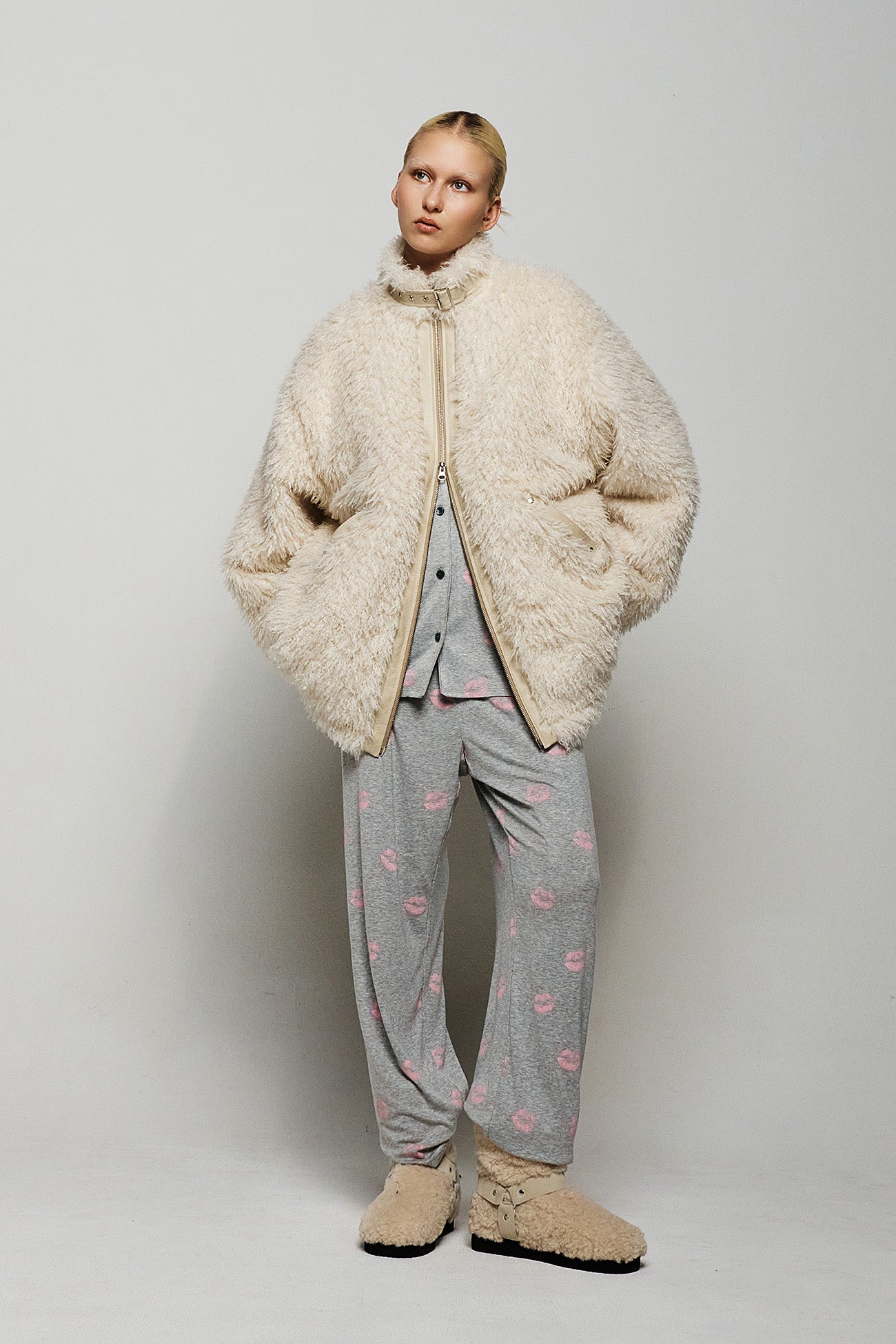 Deinet - Bizzo Point Faux Fur Jumper (Ivory) product image 5 | TRAB K-Fashion Australia