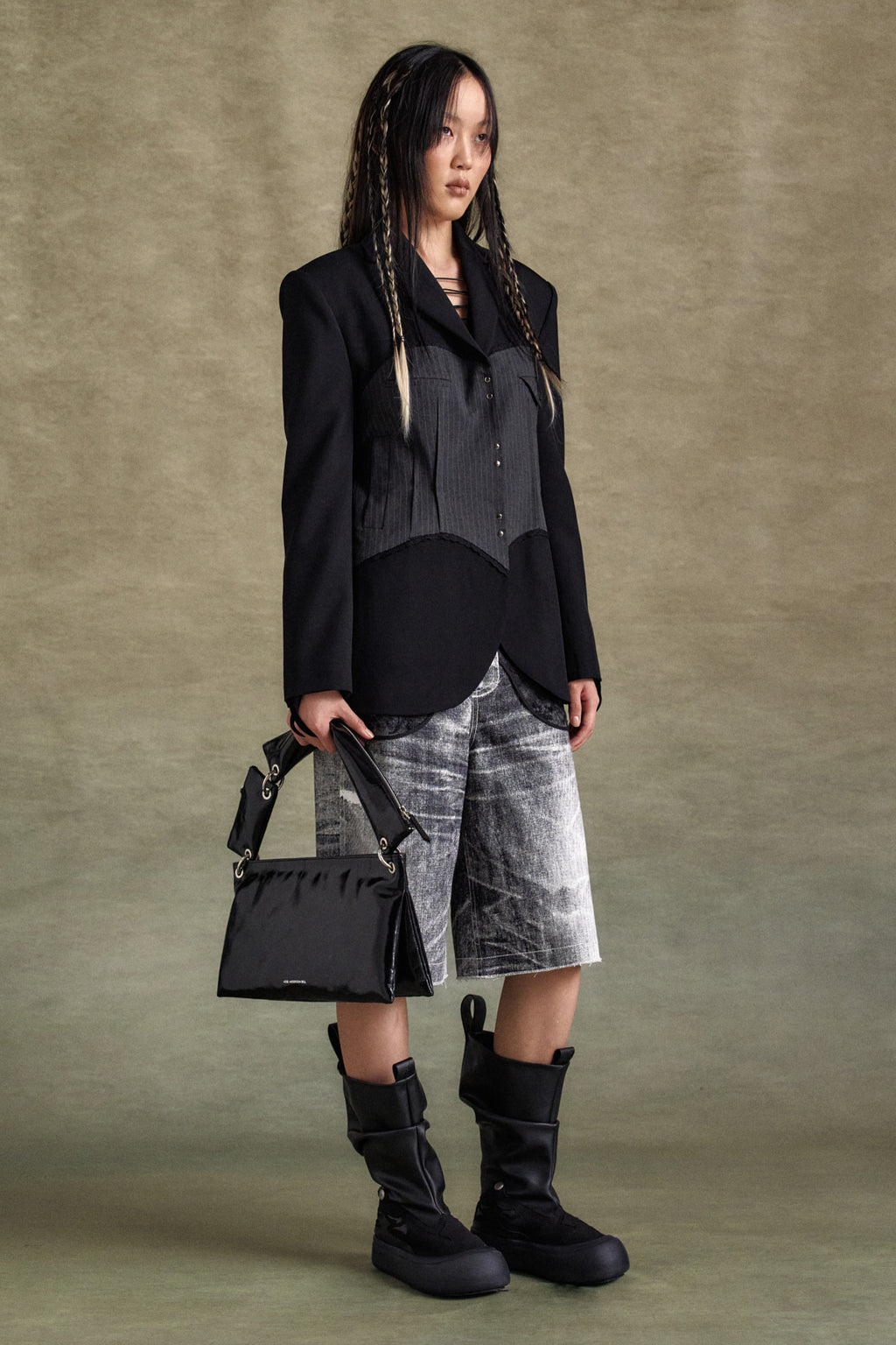 Andersson Bell - Memo Pillow Bag (Black) product image 2 | TRAB K-Fashion Australia