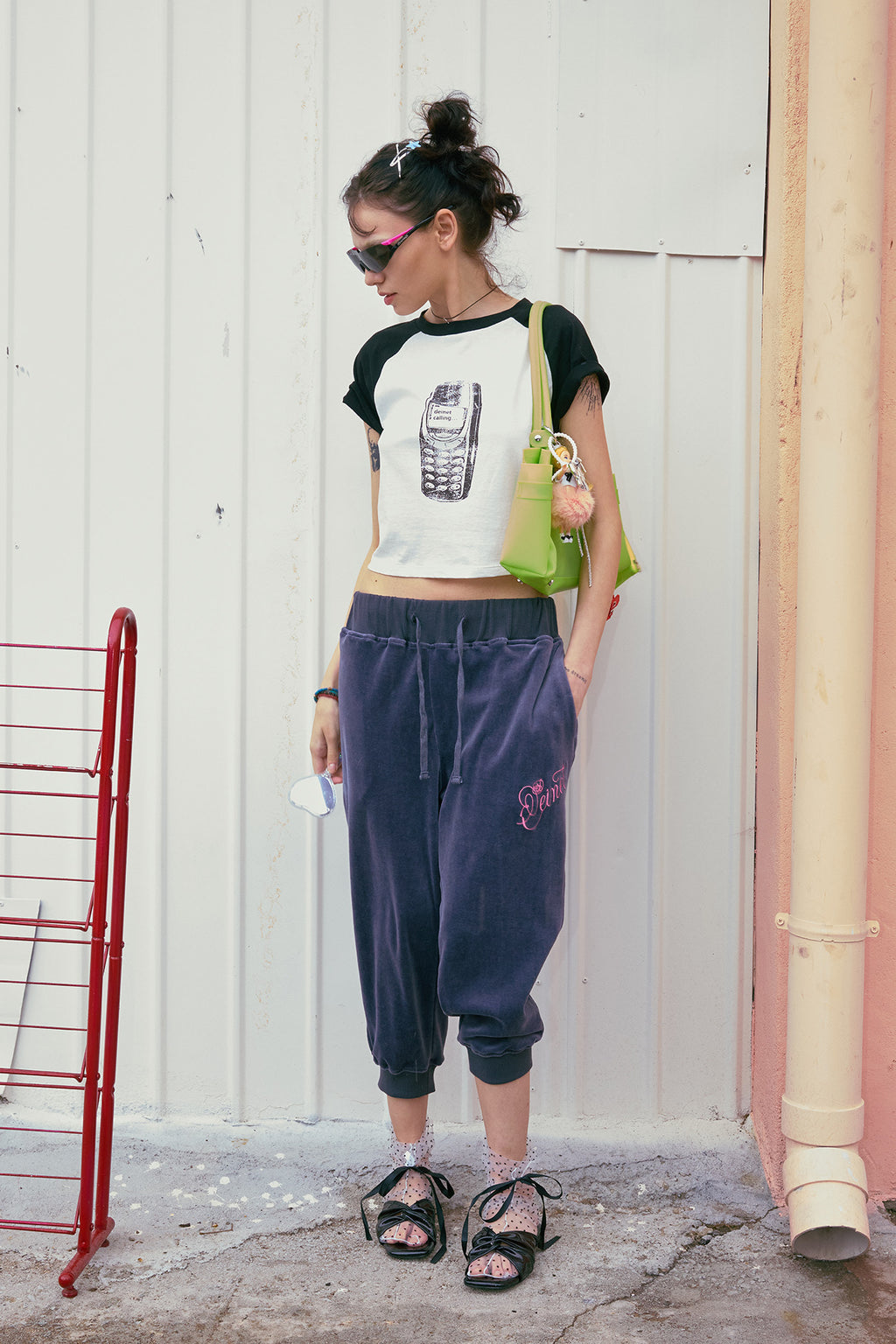 Deinet - Rose Typo Capri Jogger Pants (Charcoal) product image 5 | TRAB K-Fashion Australia