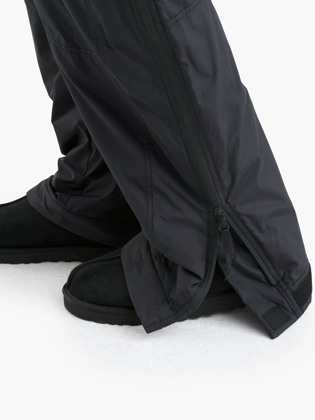 Jiyong Kim - Multi Pocket Insulate Trousers (Black) product image 7 | TRAB K-Fashion Australia