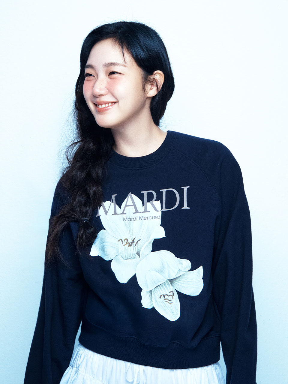 Mardi Mercredi - Sweatshirt Raglan Lilies 05 (Navy) product image 1 | TRAB K-Fashion Australia