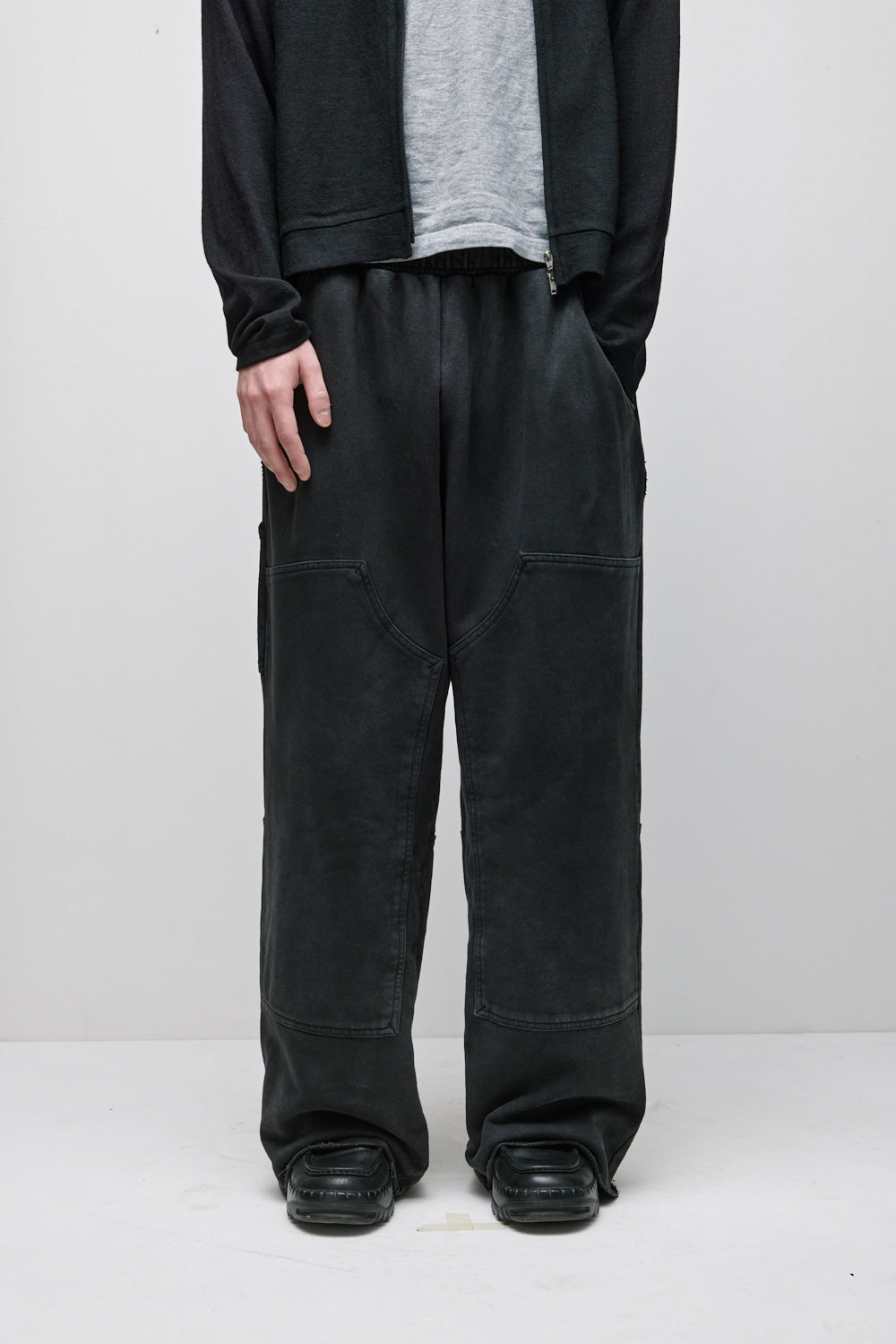 Hatchingroom - Double Knee Sweat Pants (Black) product image 15 | TRAB K-Fashion Australia