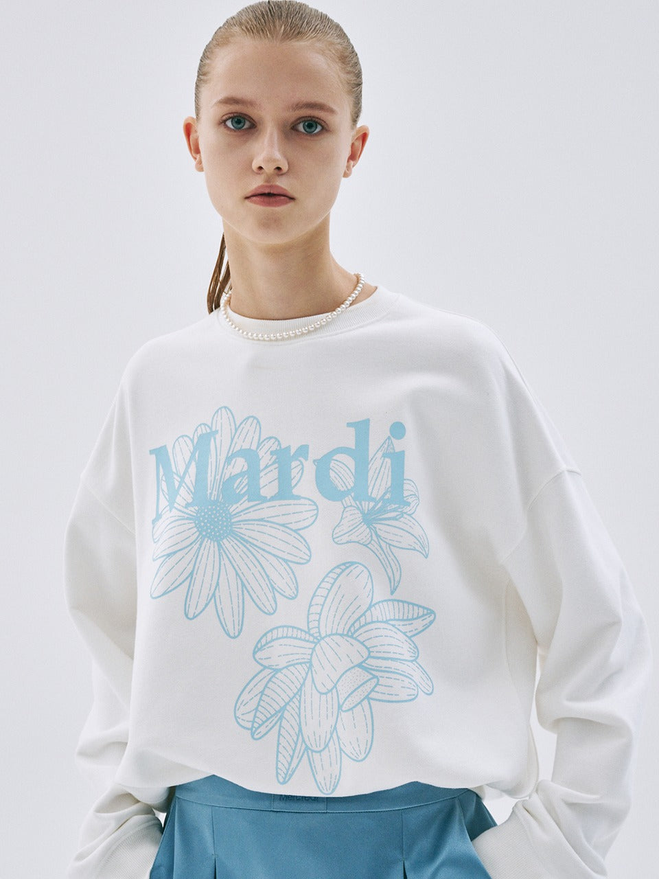 Mardi Mercredi - Sweatshirt Triple Flower (White Sky) product image 1 | TRAB K-Fashion Australia