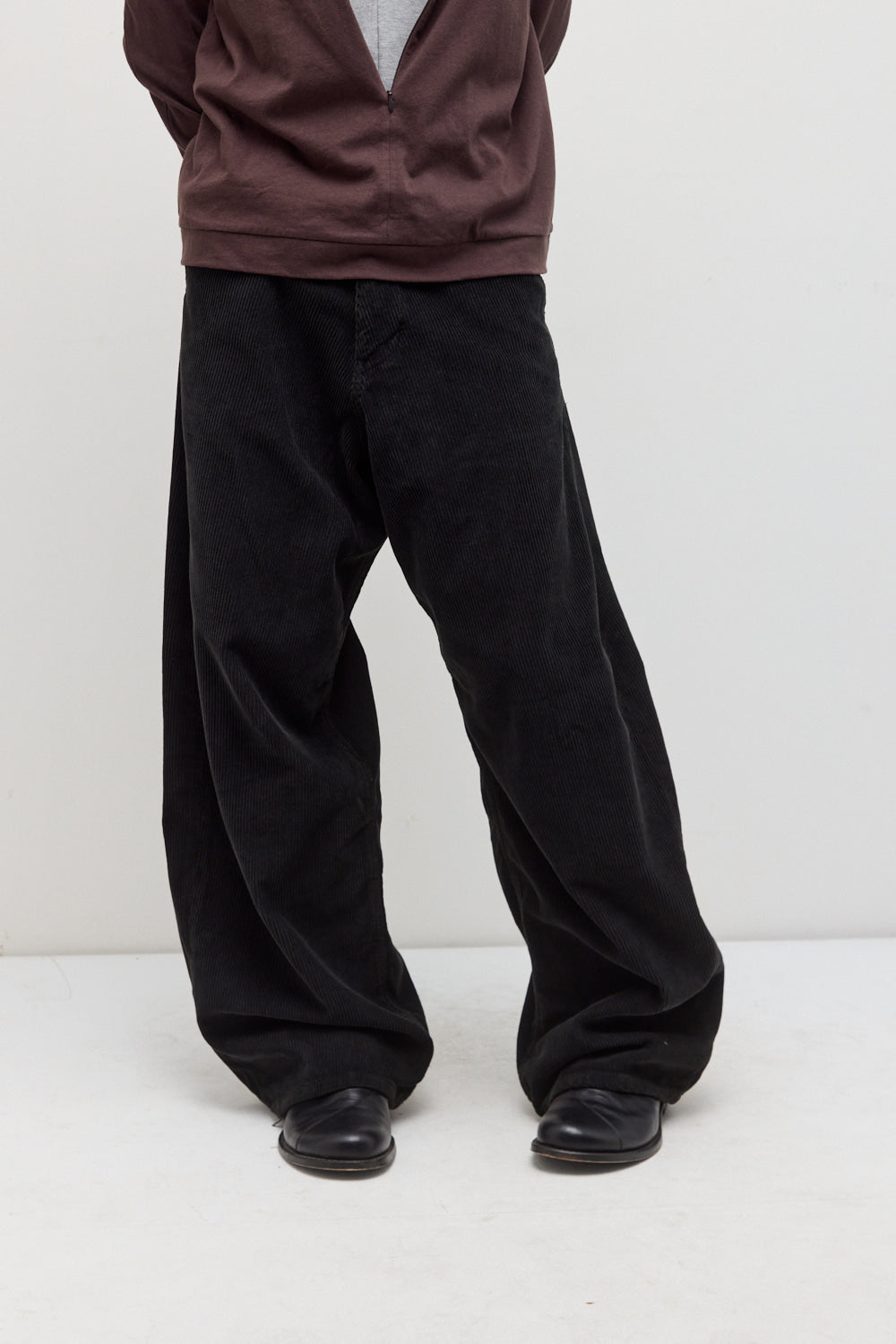 Hatchingroom - Wide Curve Pants Corduroy (Aged Black) product image 8 | TRAB K-Fashion Australia