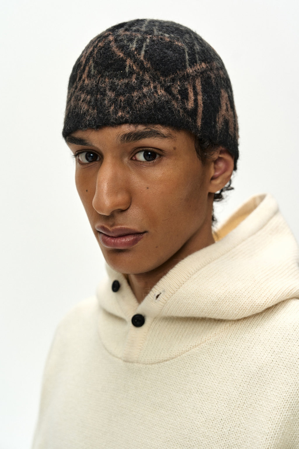 Andersson Bell - Unisex Adsb Geometric Wool Beanie (black/beige) (Black/Beige) product image 4 | TRAB K-Fashion Australia