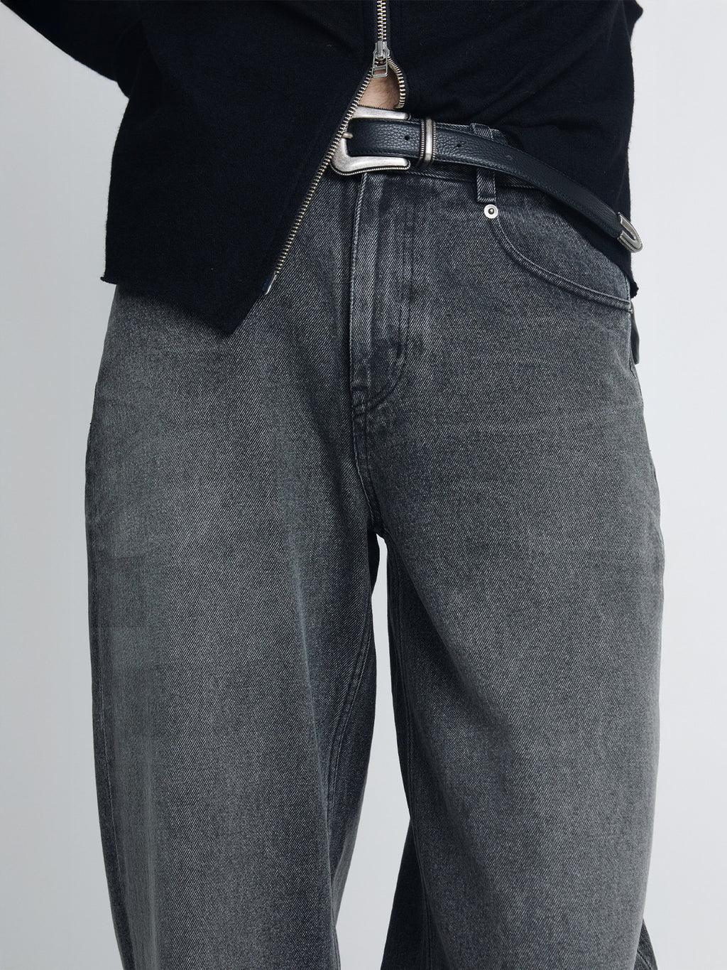 Tonywack - Loose Tapered Denim Jeans (Vintage Faded Black) product image 8 | TRAB K-Fashion Australia