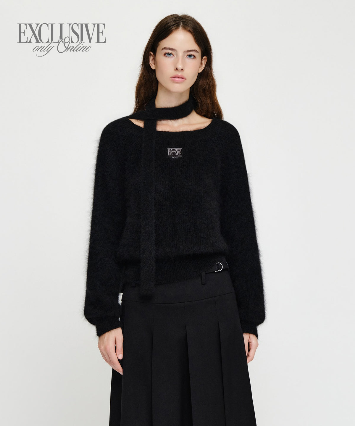 Marithe & Francois Girbaud - Premium Micro Classic Logo Angora Muffler Set Crop Knit (Black) product image 1 | TRAB K-Fashion Australia