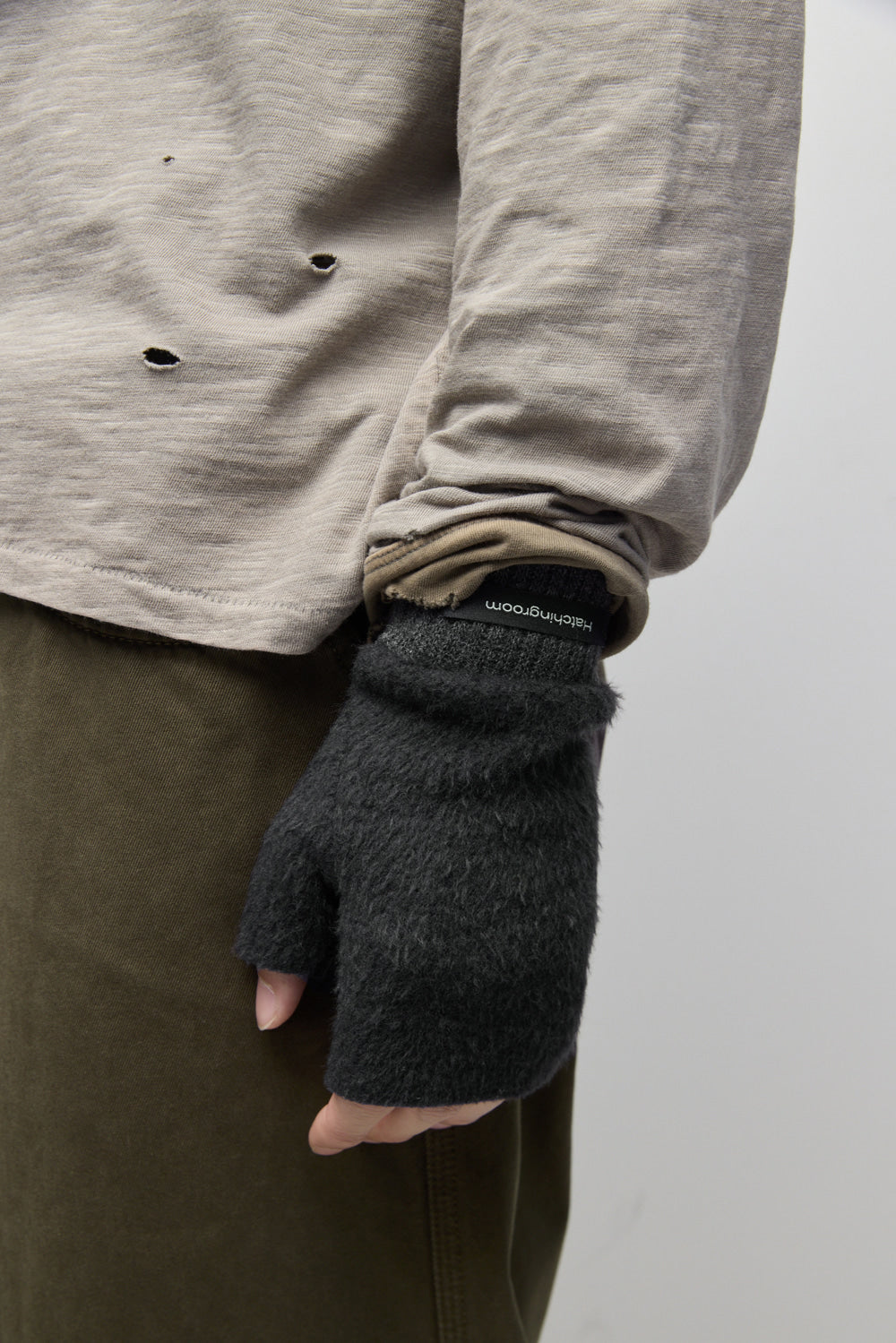 Hatchingroom - Hairy Gloves (Dark Khaki) product image 9 | TRAB K-Fashion Australia
